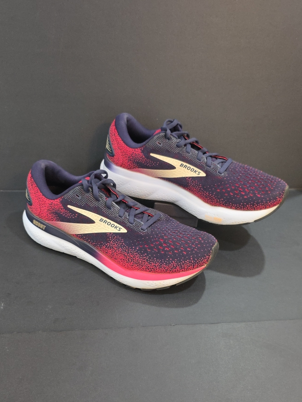 Brooks Ghost 16 Gradient Navy & Pink Women's Running Shoes Size 9